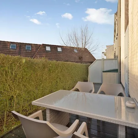Spacious 2-bedroom Apartement With Sunny Terrace Only 400 Meters From Beach Де-Хаан