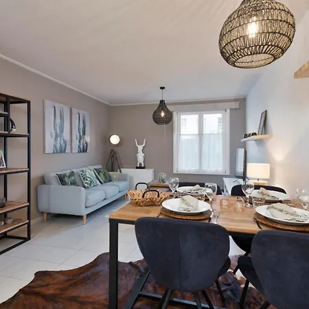 Spacious 2-bedroom Apartement With Sunny Terrace Only 400 Meters From Beach دي هان