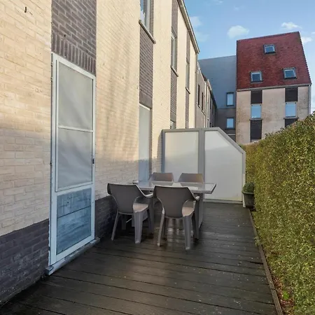 شقة Spacious 2-bedroom Apartement With Sunny Terrace Only 400 Meters From Beach دي هان