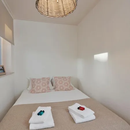 Апартаменты Spacious 2-bedroom Apartement With Sunny Terrace Only 400 Meters From Beach
